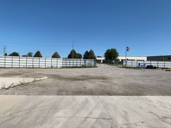 2150 Production Road, Kendallville, IN 46755